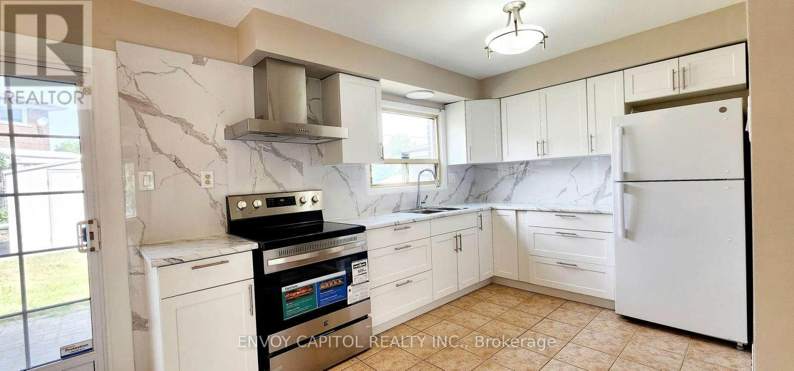 14 Faulkner Crescent, Toronto, ON, M9M 2C1 - 12