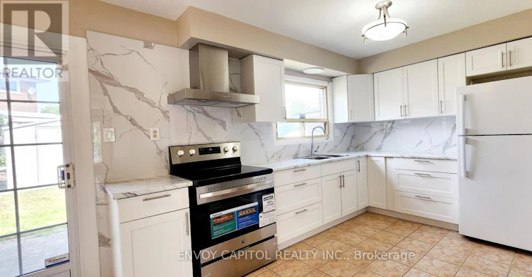 14 Faulkner Crescent, Toronto, ON, M9M 2C1 - 12
