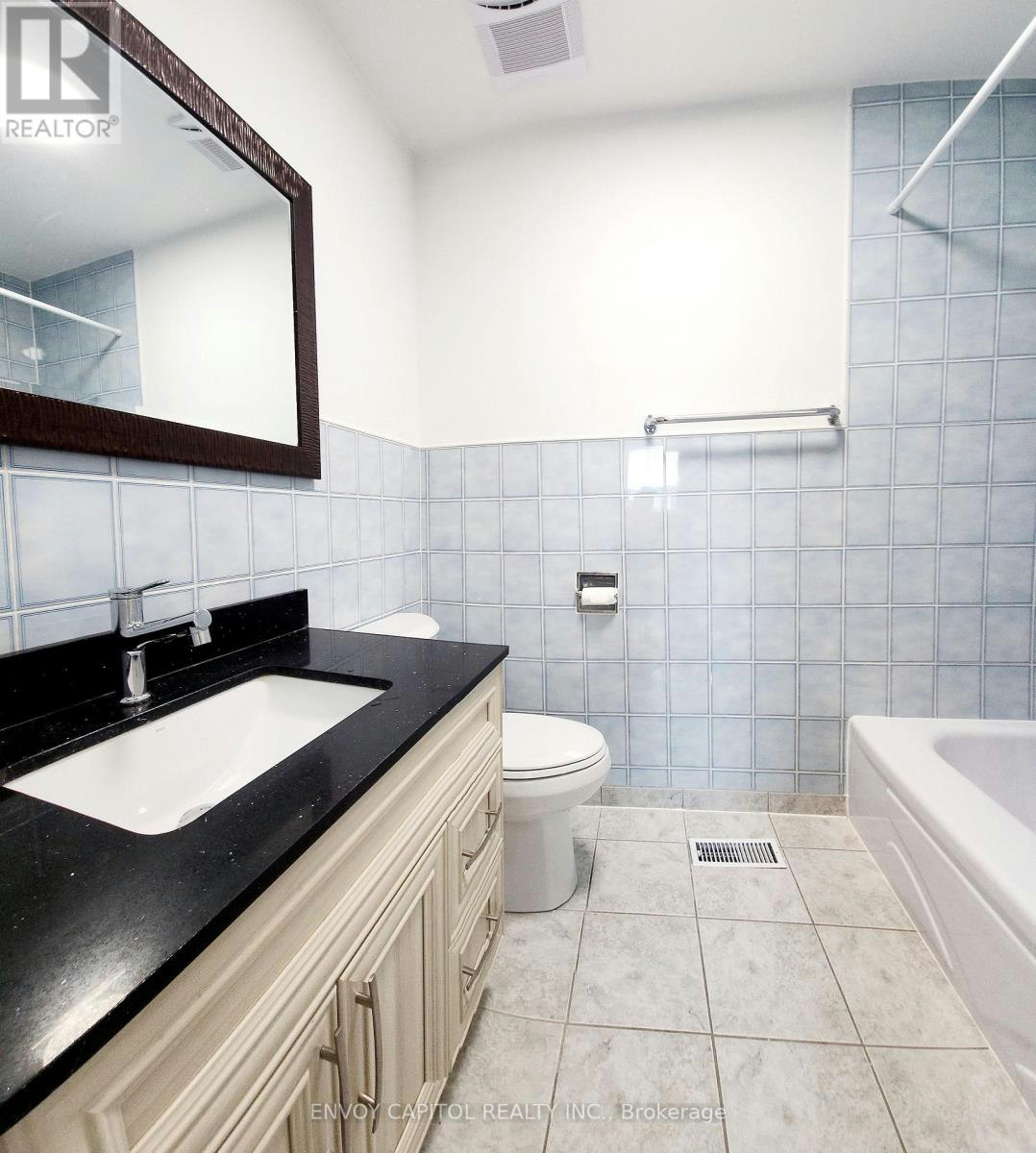 14 Faulkner Crescent, Toronto, ON, M9M 2C1 - 16