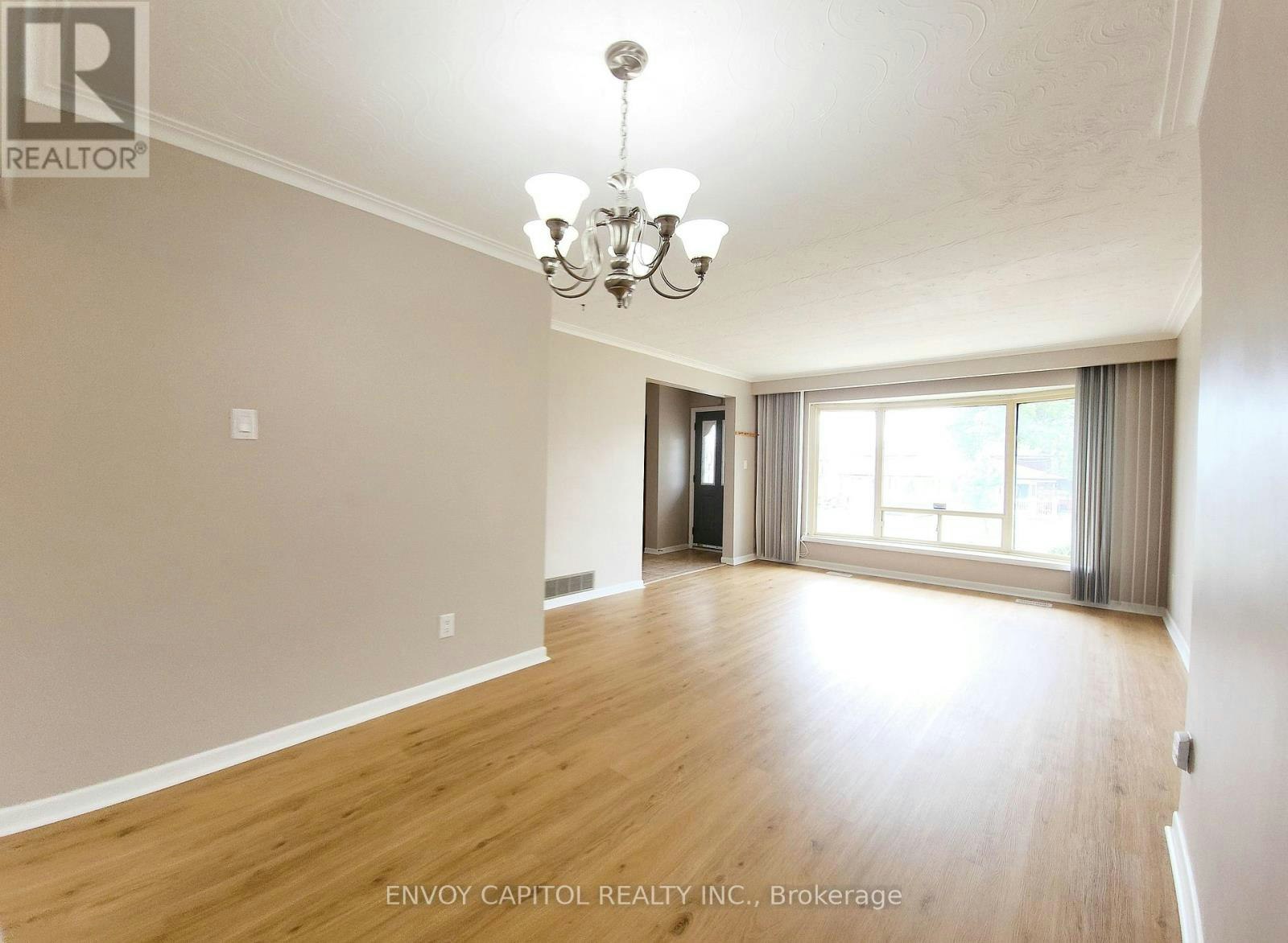 14 Faulkner Crescent, Toronto, ON, M9M 2C1 - 15