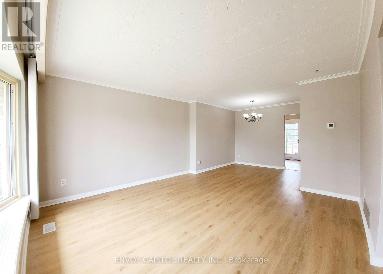 14 Faulkner Crescent, Toronto, ON, M9M 2C1 - 13