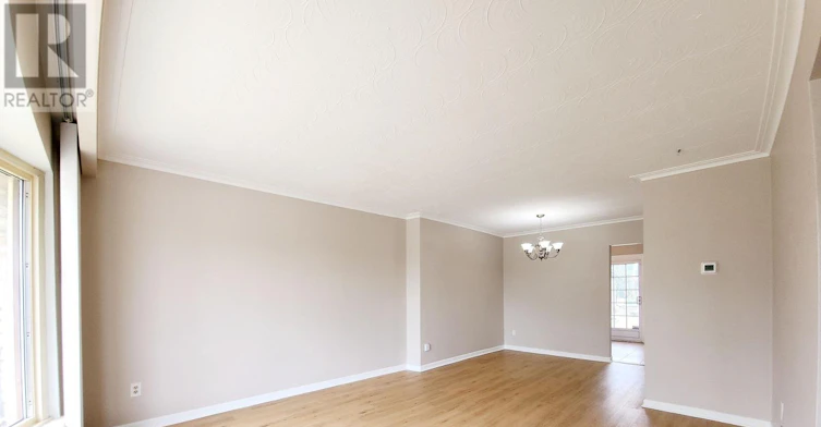 14 Faulkner Crescent, Toronto, ON, M9M 2C1 - 13