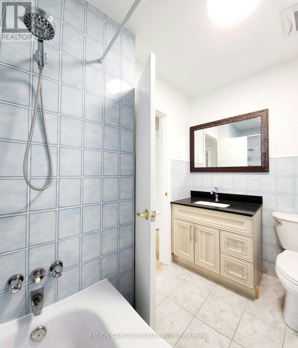 14 Faulkner Crescent, Toronto, ON, M9M 2C1 - 17