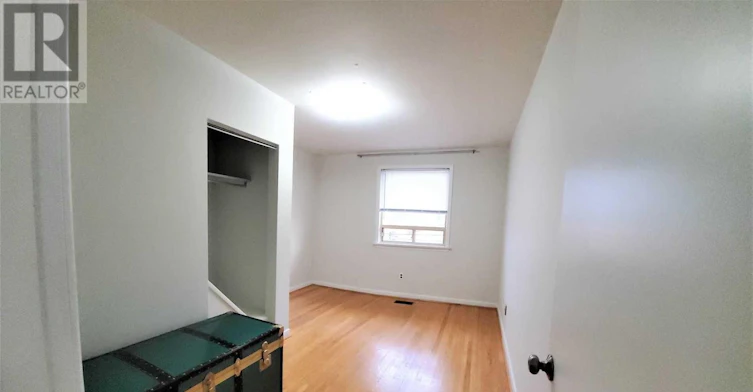 14 Faulkner Crescent, Toronto, ON, M9M 2C1 - 12