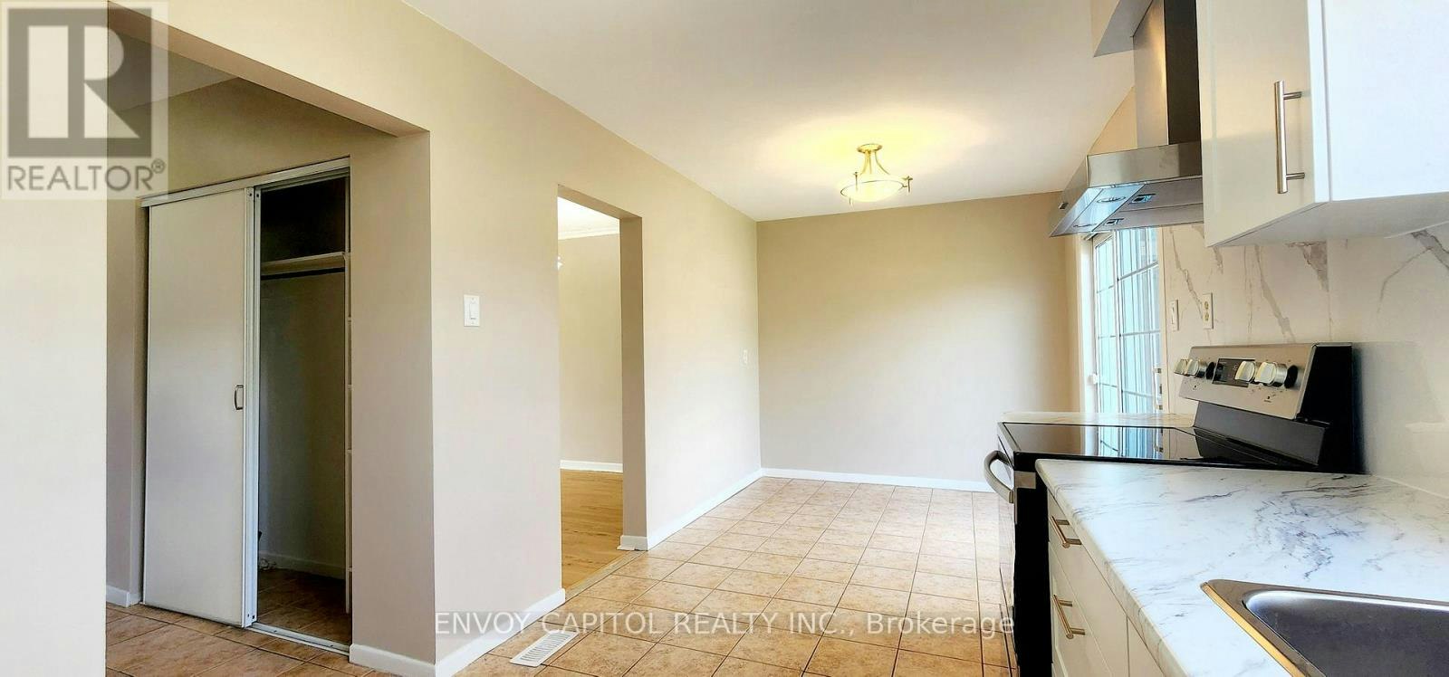 14 Faulkner Crescent, Toronto, ON, M9M 2C1 - 11