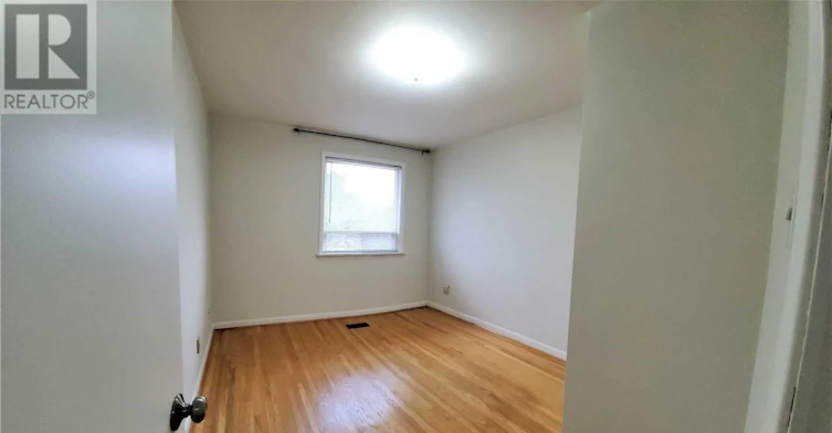 14 Faulkner Crescent, Toronto, ON, M9M 2C1 - 9