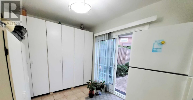14 Faulkner Crescent, Toronto, ON, M9M 2C1 - 4