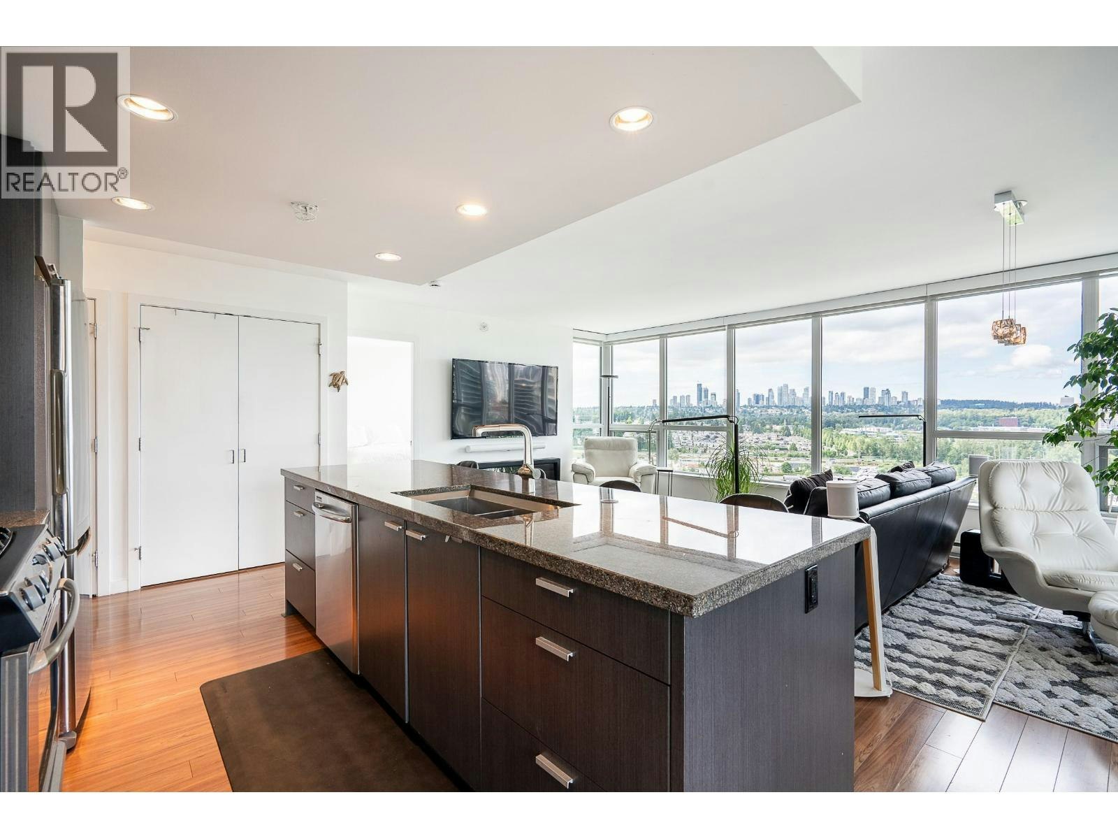 1904-2200 Douglas Road, Burnaby, BC, V5C 0G8