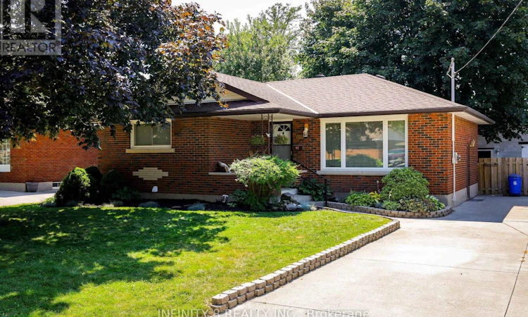 39 Howard Avenue E