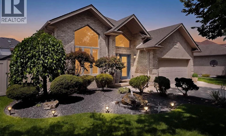 9692 Manitou Crescent
