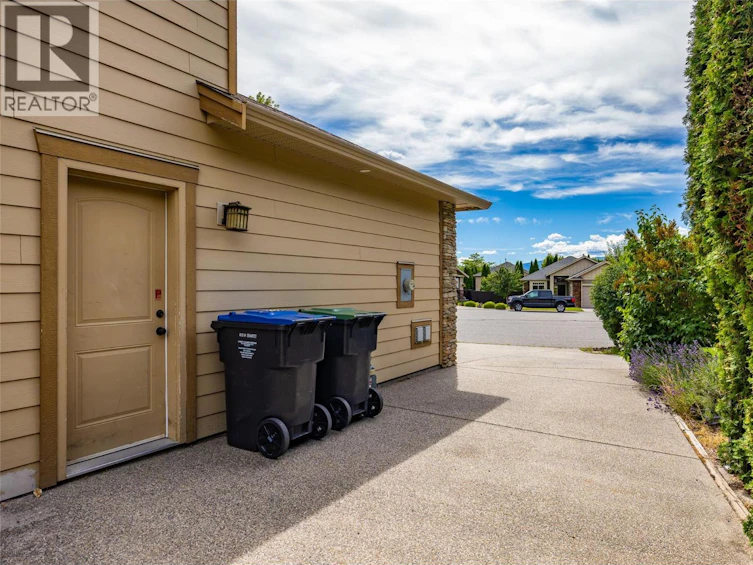 2034 Rosewood Court, West Kelowna, BC, V1Z 4B5 - 38