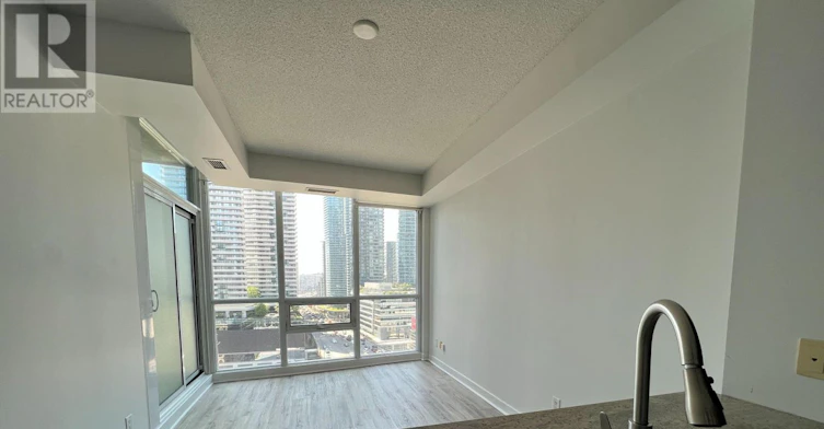 1701-18 Harbour Street, Toronto, ON, M5J 2Z6 - 6