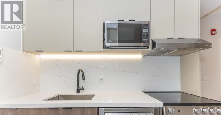 202-1000 Bathurst Street, Toronto, ON, M5R 3G7 - 3