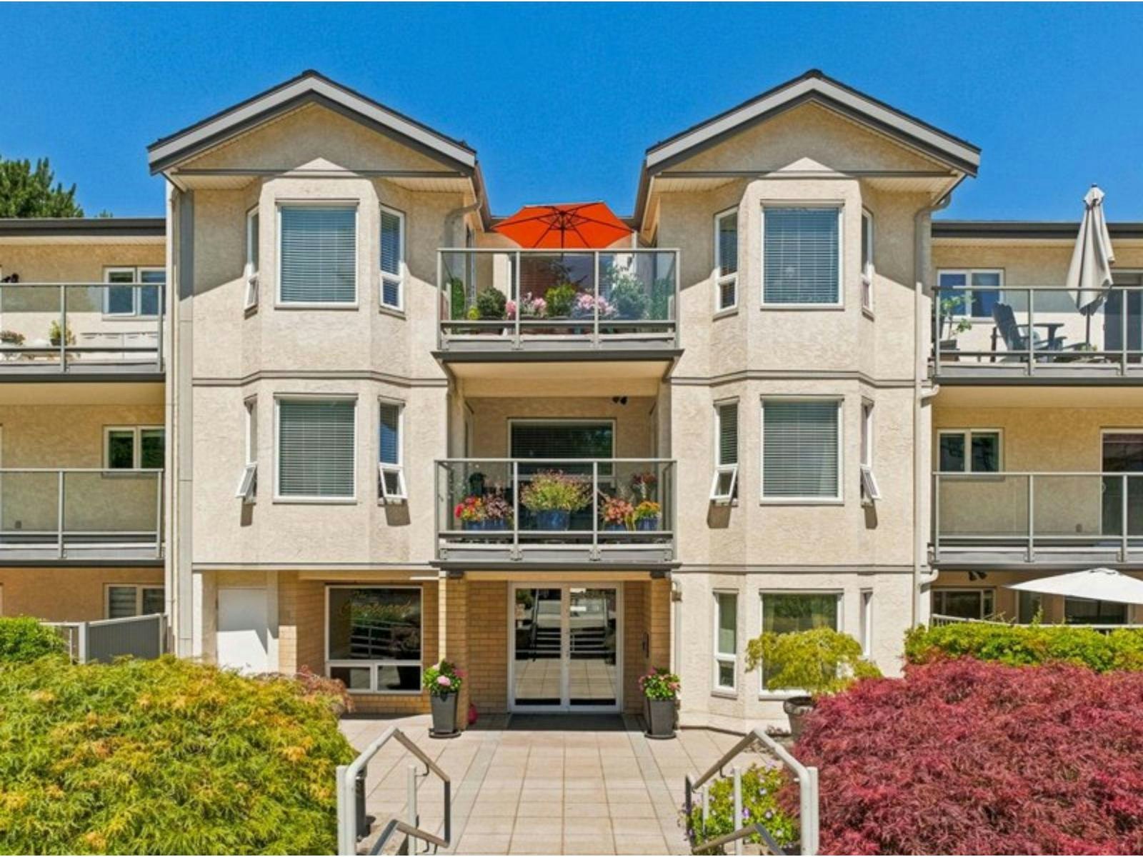 303-15255 18 Avenue, Surrey, BC, V4A 1W9