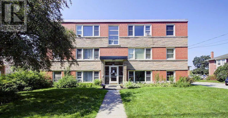 102-830 Robinson Street, Burlington, ON, L7R 2L5 - 2