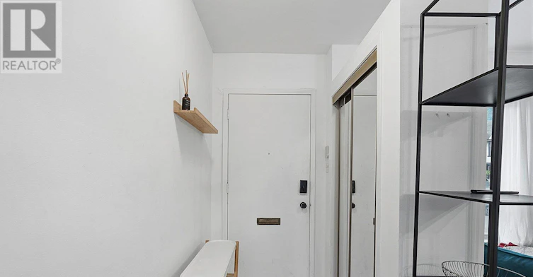 15 Myrtle Avenue, Toronto, ON, M4M 2A3 - 6