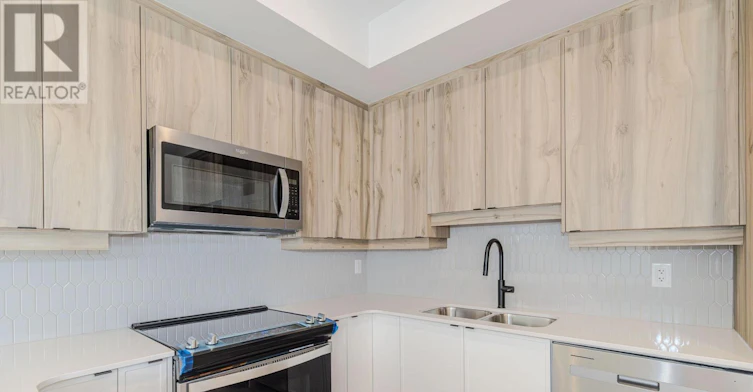 4787A Bank Street, Ottawa, ON, K1T 0Z7 - 5