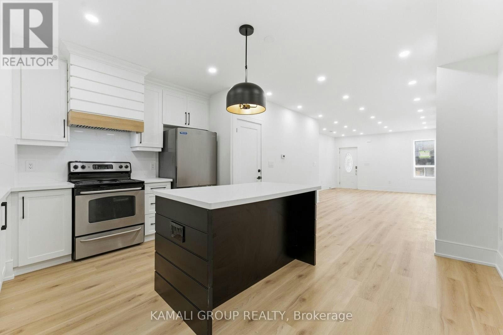 MAIN & UPPER-154 Wallace Avenue, Toronto, ON, M6H 1V2 - 7