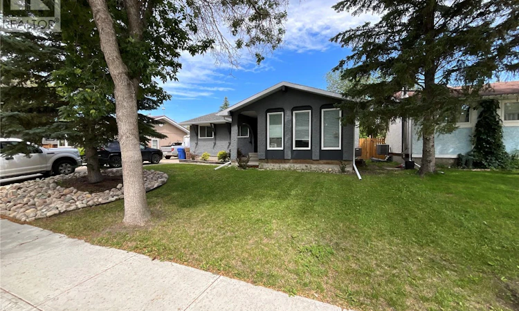 10 Mackenzie Crescent