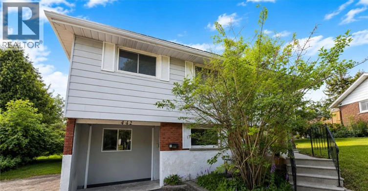 B-442 Blythwood Place, Waterloo, ON, N2L 4A3 - 2