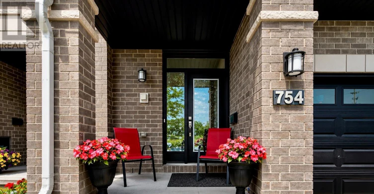 754 Borbridge Avenue, Ottawa, ON, K4M 0E7 - 2
