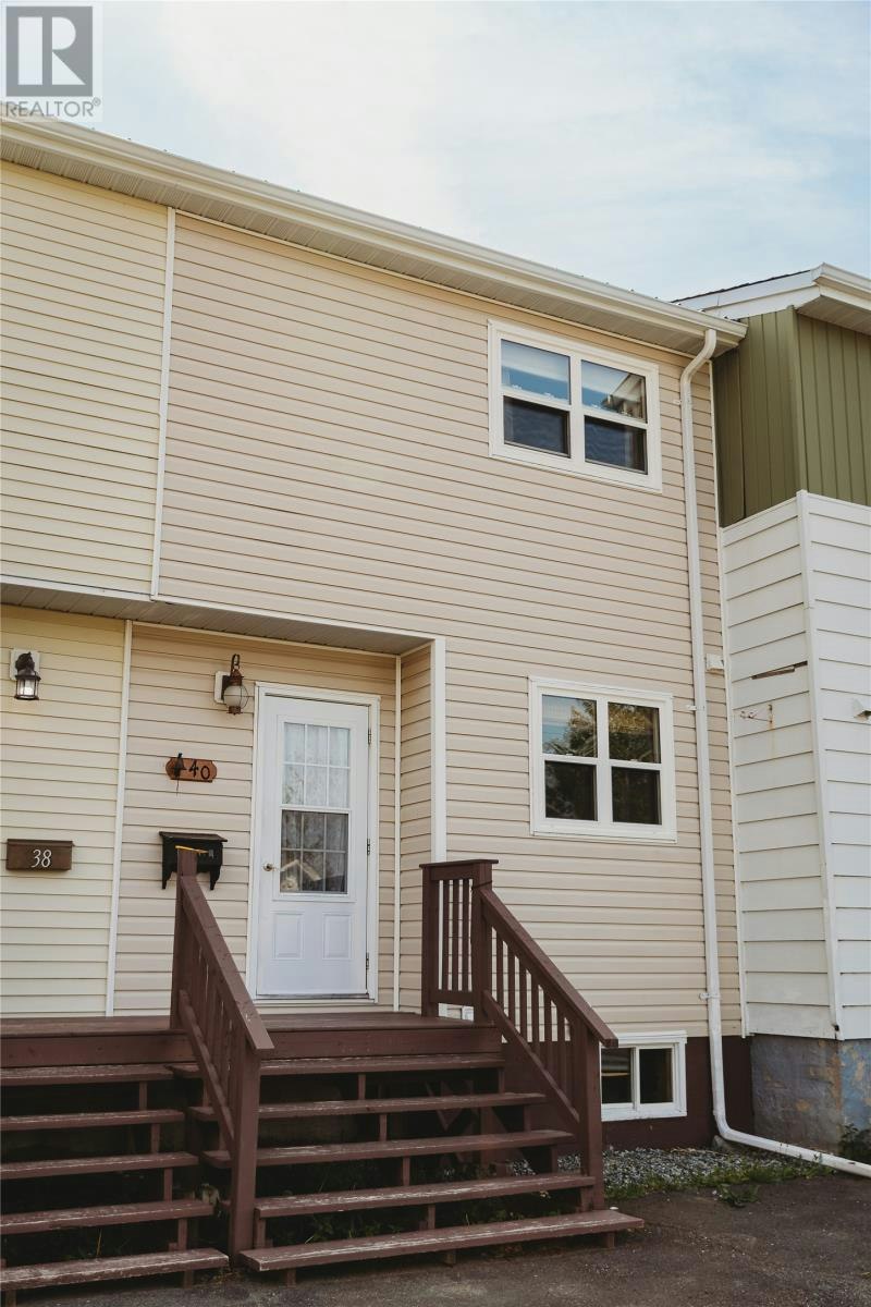 40 Wood Crescent, Gander, NL, A1V 2B1