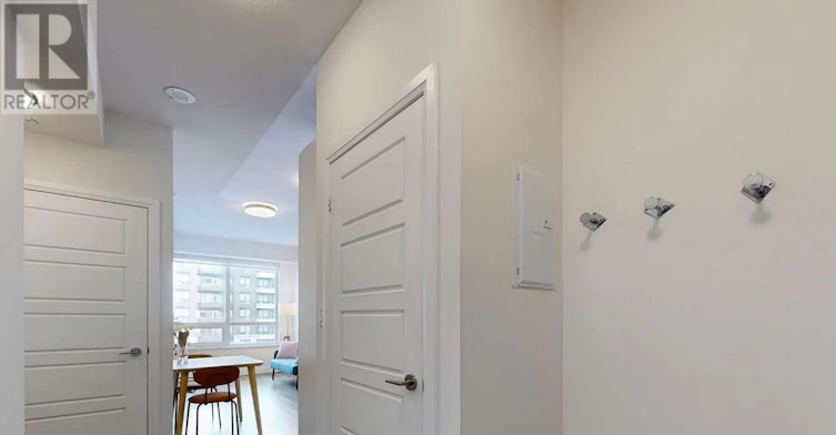 528-15 Water Walk Drive, Markham, ON, L6G 0G2 - 4