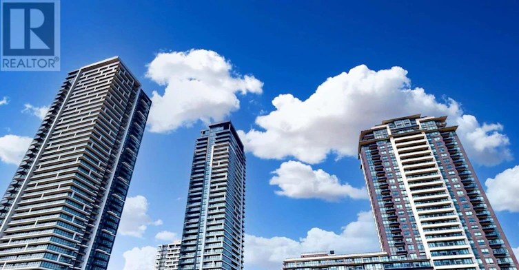 528-15 Water Walk Drive, Markham, ON, L6G 0G2