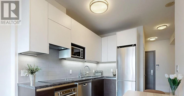 528-15 Water Walk Drive, Markham, ON, L6G 0G2 - 7