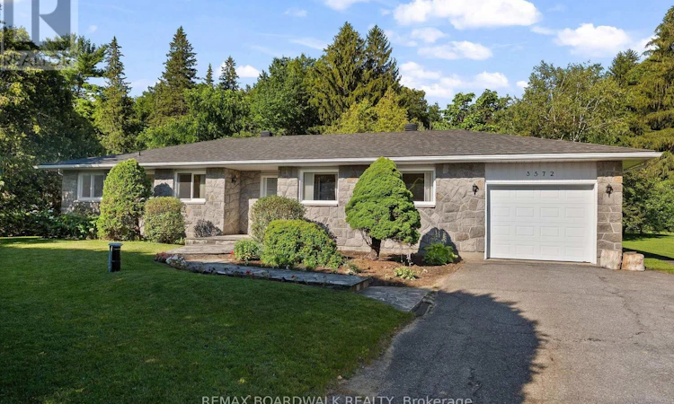 3572 Woodroffe Avenue