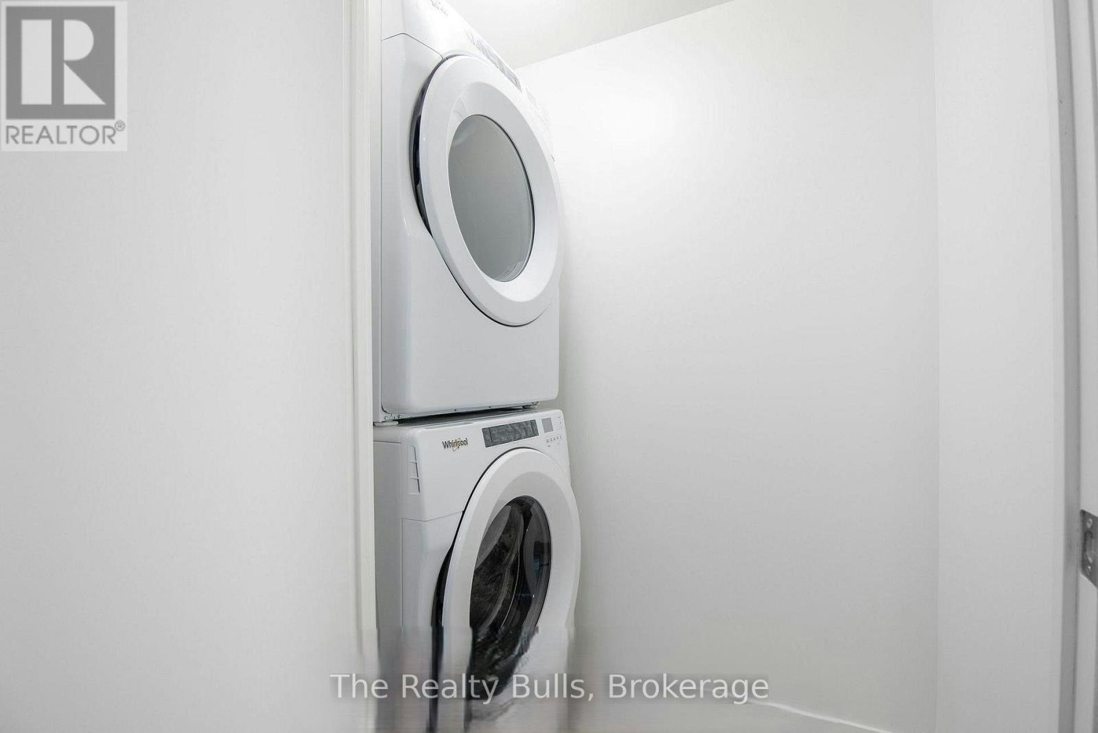2002-55 Duke Street W, Kitchener, ON, N2H 0C9 - 8