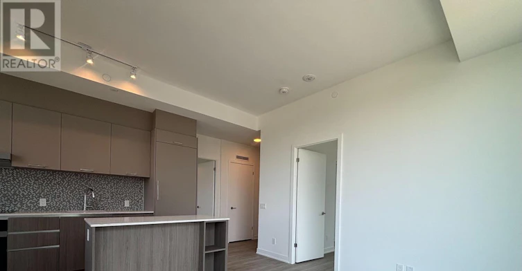 916-8188 Yonge Street, Vaughan, ON, L4J 0M2 - 4