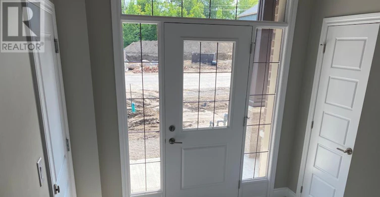 1050 Wright Drive, Midland, ON, L4R 0E4 - 2