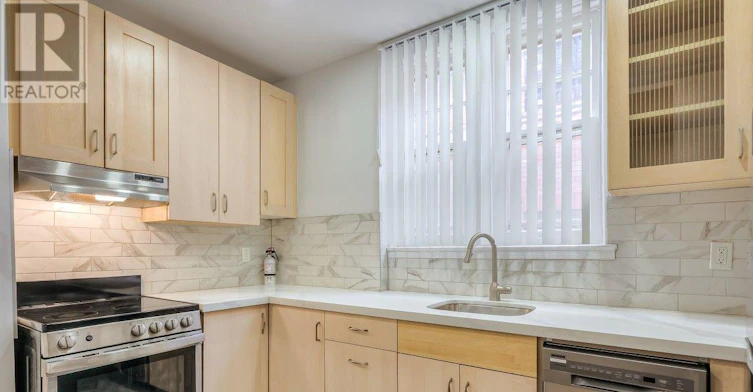 LOWER-16 Acacia Road, Toronto, ON, M4S 2K4 - 8