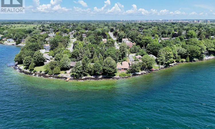 19 Lakeland Point Drive