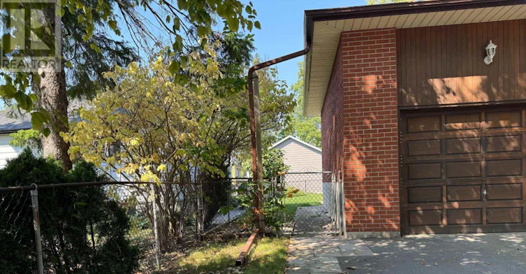 BSMT-404 Trent Street W, Whitby, ON, L1N 1M5 - 2