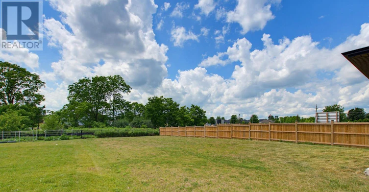 7 Aspen Circle, Thames Centre, ON, N0M 0A4 - 40