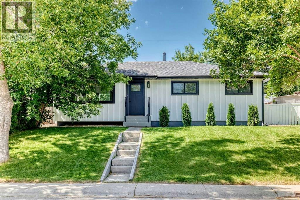 4139 Bowlen Street NW, Calgary, AB, T2L 1P8