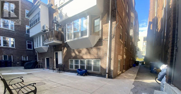 E-341 St Clair Avenue W, Toronto, ON, M5P 1N3 - 17