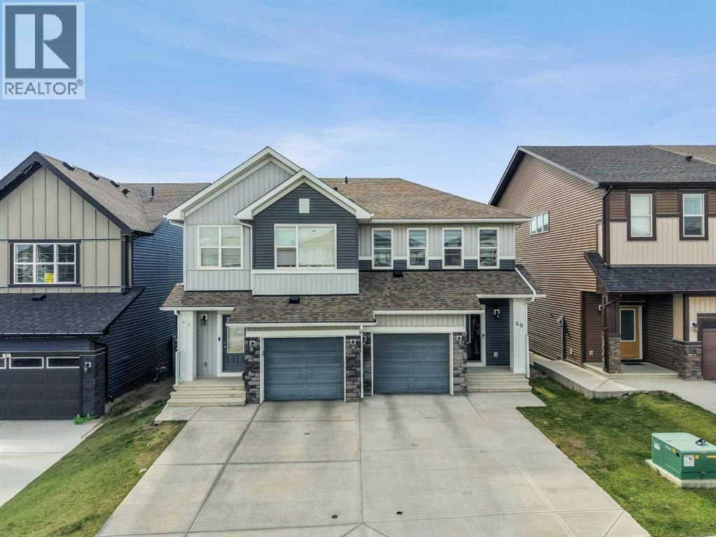 69 Carringvue Park NW, Calgary, AB, T3P 1L1