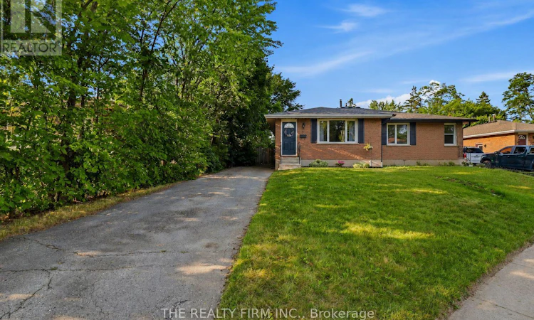2 Noel Avenue