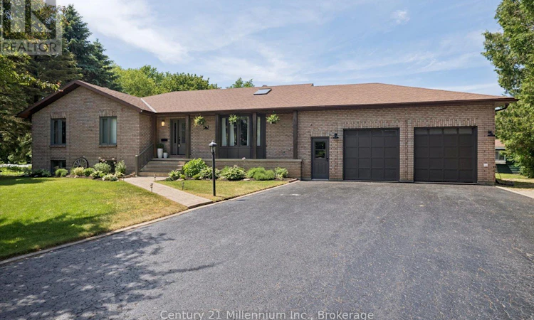 4 Blackburn Avenue