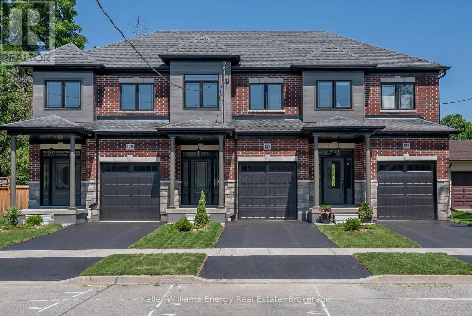127 Hickory Street N, Whitby, ON, L1N 3X6