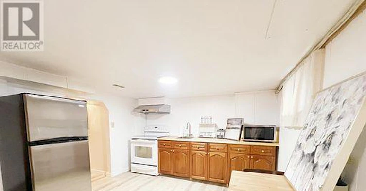 299 Robina Avenue, Toronto, ON, M6C 3Z2 - 18