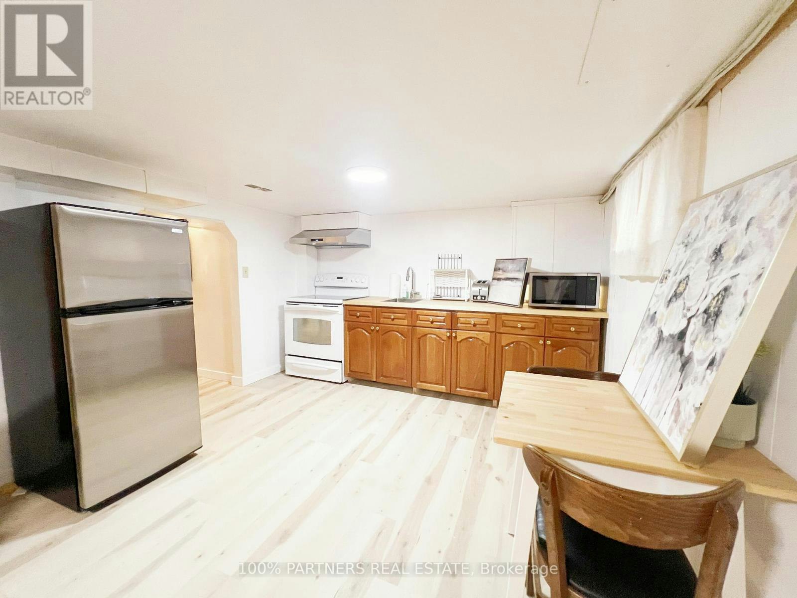 LOWER-299 Robina Avenue, Toronto, ON, M6C 3Z2 - 4