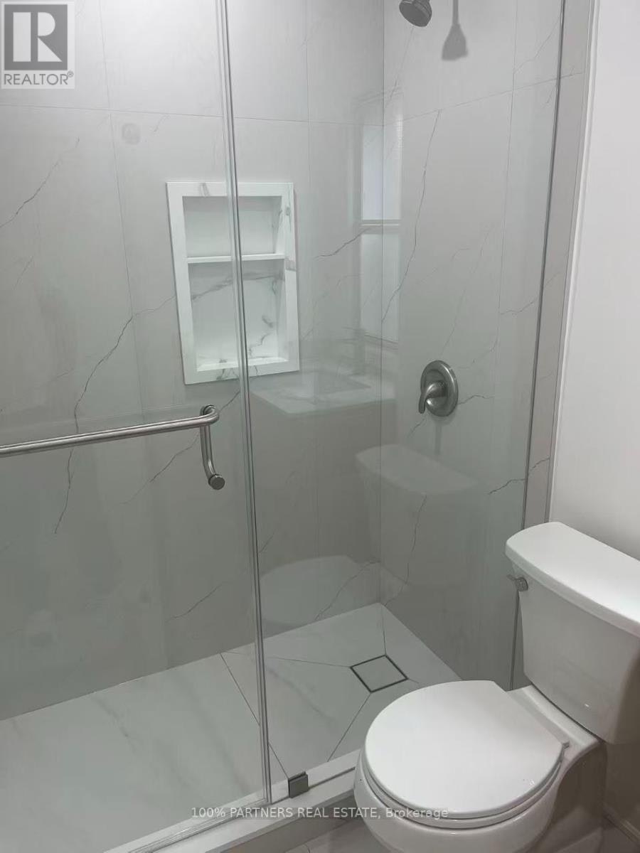 UPPER-299 Robina Avenue E, Toronto, ON, M6C 3Z2 - 8