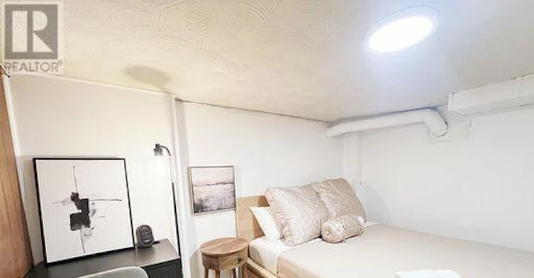 UPPER-299 Robina Avenue E, Toronto, ON, M6C 3Z2 - 9