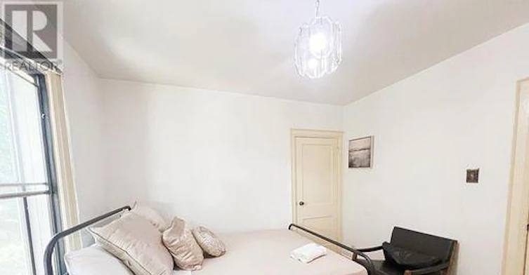UPPER-299 Robina Avenue E, Toronto, ON, M6C 3Z2 - 22