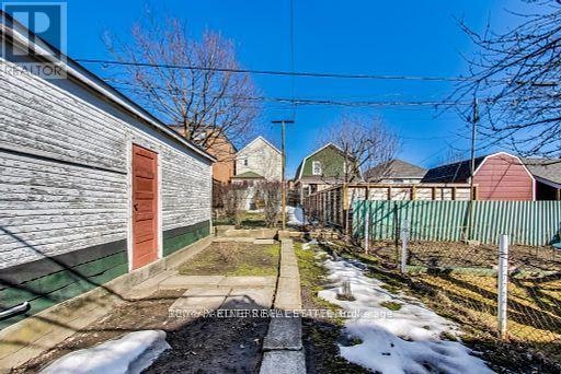 UPPER-299 Robina Avenue E, Toronto, ON, M6C 3Z2 - 16