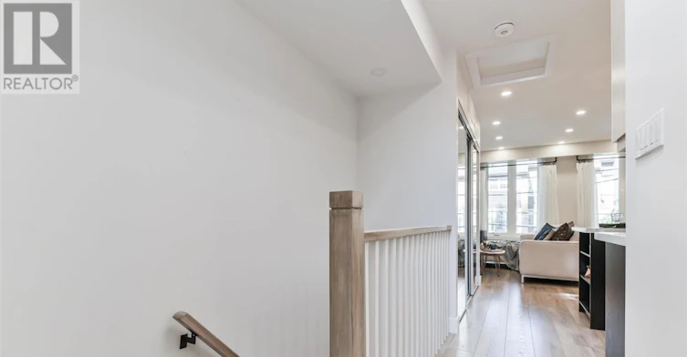 UPPER-90 Tecumseth Street, Toronto, ON, M6J 2G9 - 16